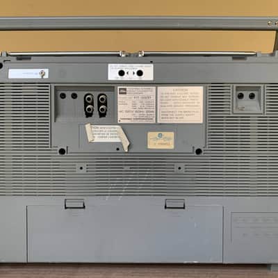 toshiba RT-S931 SILVER Boombox RadioRecorder Cassette Gettho Blaster Bombeat Player Classic image 8