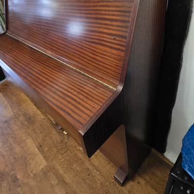 Young Chang Young Chang U-109 Upright Piano Mahogany 1988-1991 - Mahogony image 5