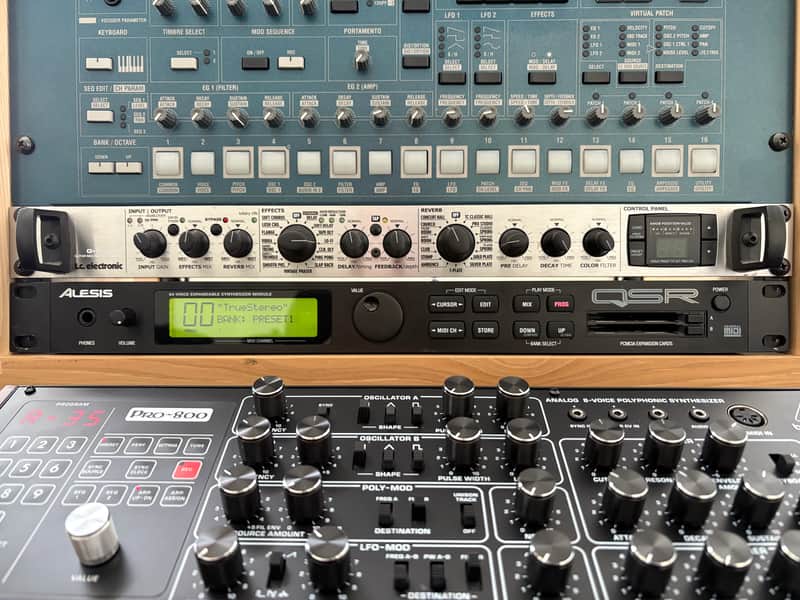 Alesis QSR ROMpler - 64 Voices image 1