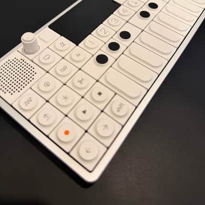 Teenage Engineering OP-1 Field Bundle + 2 Official TE Cases – Excellent image 4