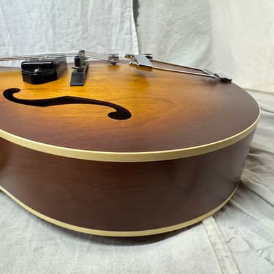 Godin 5th Avenue CW Kingpin II 2 Archtop Hollowbody Guitar with Soft Case 2003 image 21