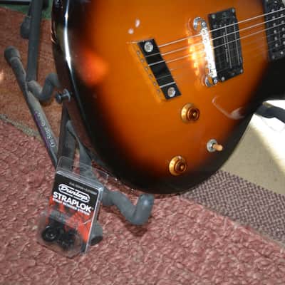 DeArmond M-65 in Brown Burst w/Seymour Duncan Bridge PU, Black Dunlop Straploks & nice Chromecast HSC image 13