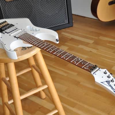 IBANEZ JEMJR WH White / Steve Vai Signature / JEM Junior / JEMJR-WH / I260114994 image 3