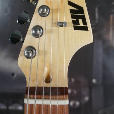 IYV Semi-Hollow Single-Cut Electric Guitar – Natural Finish image 2