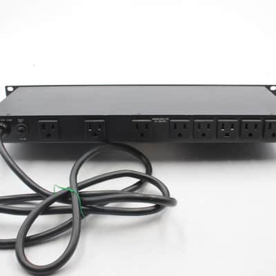 Furman M-8Dx Merit Series 15A Power Conditioner with Voltmeter and Lights image 3