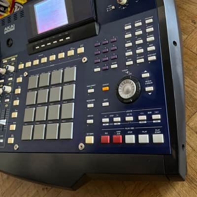 Akai MPC4000 Music Production Center 2002 - 2007 - Blue image 8