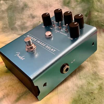 Fender Mirror Image Delay-Soundscapes, Slapback, Double tracking, Modulation. image 4