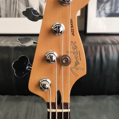 Fender Jazz Bass Deluxe 2007 - Vintage White image 3