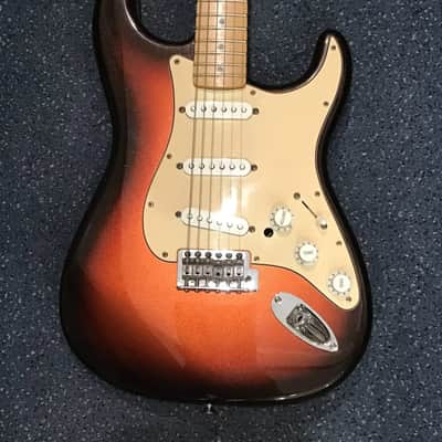 Fender STRATOCASTER MIM COPPER BURST 2010 - COPPER BURST image 13