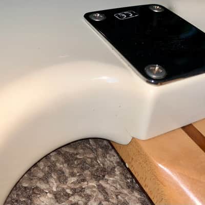 1996 Fender Standard Stratocaster with Vintage Tremolo , Rosewood Fretboard electric guitar alpine white image 9