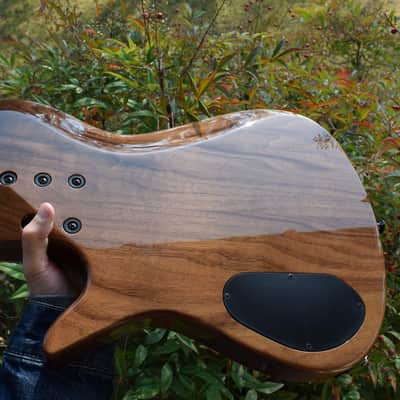 Kiesel Zeus Bass, 5 string ZB5 model , 2018 , exotic wood build, Outstanding condition & tone image 21