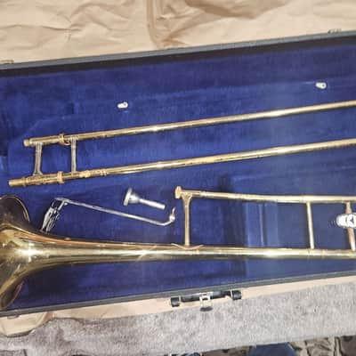 Holton TR602R Brass Trombone, Japan, case & mouthpiece, Very Good Condition image 1