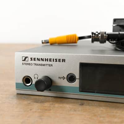 Sennheiser ew 300 IEM G3 Wireless In-Ear Monitoring System - 516-558 MHz CG0118V image 3