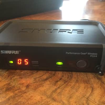 Shure PGX4 - PGX2 Wireless Microphone System With SM58 image 4