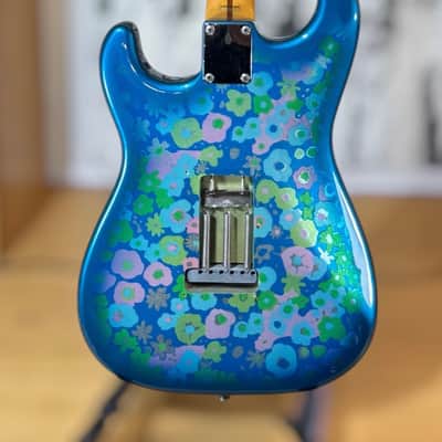 Gorgeous 1993 Fender  Stratocaster - Blue Flower Ltd Edition Made in Japan & Hard Case image 5