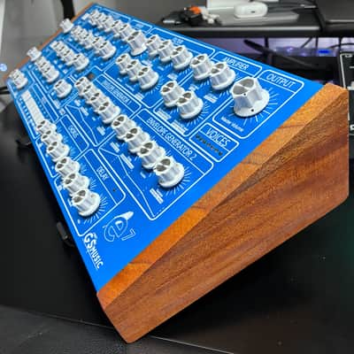 GS Music GS e7 Polyphonic Analog Synthesizer Desktop Module (Blue) image 4