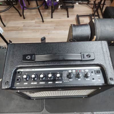 2014 Fender Mustang 1 (V.2) 20 Watt 120V 1x8" Modeling Guitar Combo Amplifier SN# CGPB14010701 image 2