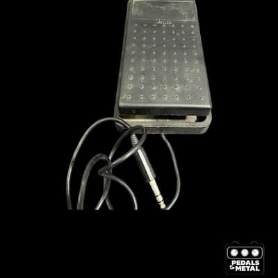 Yamaha DG-Stomp Guitar Preamplifier W/ Expression - X19383 image 11