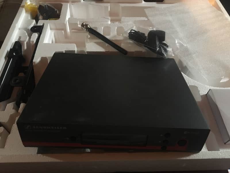 Sennheiser ew g3 wireless w. clip-on mic image 1