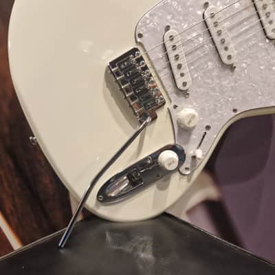 Ibanez ICHI00-VWH Signature Guitar 6-Str Ichika Nito Vintage White image 3