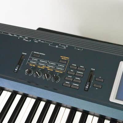 Korg Triton Extreme 76 76-Key 120-Voice Polyphonic Workstation CG012M2 image 8