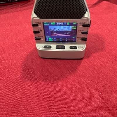 Zoom Q2N Camera/Audio Recorder + 32GB SD card image 2