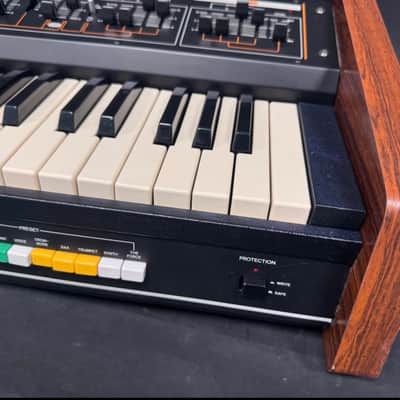 Roland Jupiter 4 synthesizer Bild 8