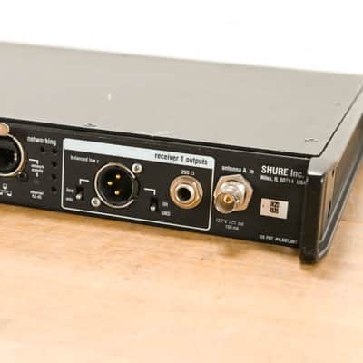 Shure UR4D Wireless Receiver w/ two UR2/SM58 Handheld Mics - L3 Band CG0128N image 9