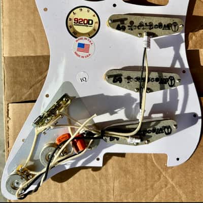 2004 Fender American Deluxe Stratocaster w/ Lindy Fralin Woodstock ‘69 image 10