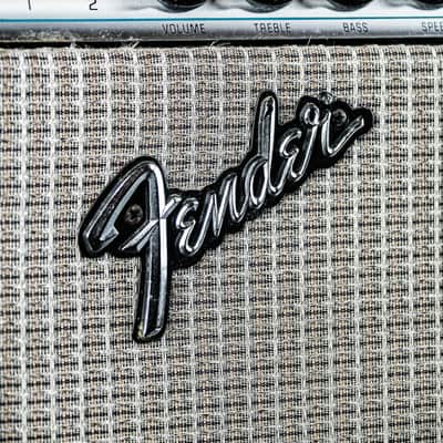 1975 Fender Vibro Champ 6-Watt 1x8? Guitar Combo silverface image 2