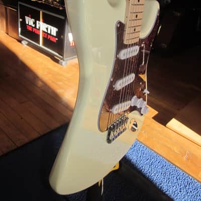 Nashville Guitar Works Double Cutaway Electric Guitar Ivory w/ Tortoise Pickguard NGW-135IV - Ivory image 10