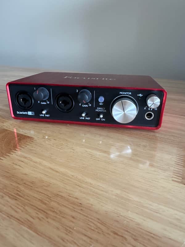 Focusrite Scarlett 2i2 2nd Gen USB Audio Interface 2016 - 2018 - Red / Black