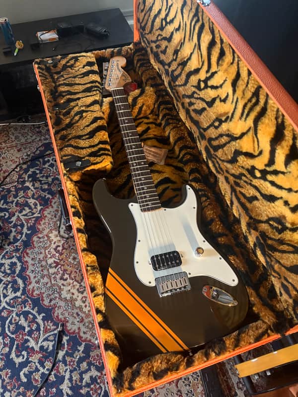 Fender To The Stars Limited Edition Tom Delonge "Padre" Stratocaster 2025 - Brown w/ Orange Competition Stripe