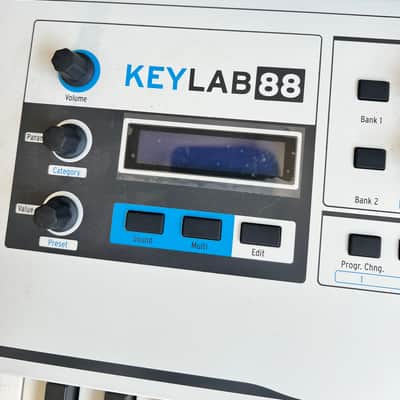 Arturia KeyLab 88 MkII MIDI Controller 2019 - Present - White image 4