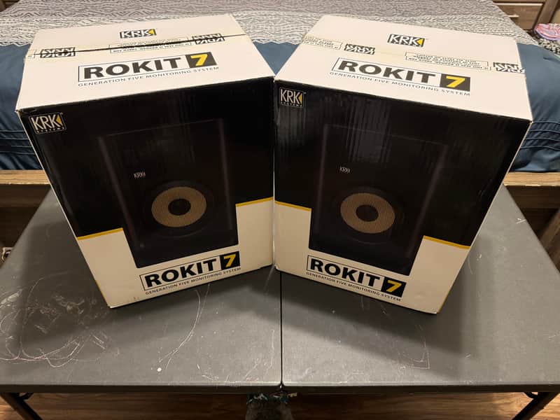 KRK ROKIT 7 G5 7-inch Powered Studio Monitor Pair with Tabletop Stands and Cables image 1