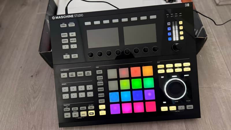 Native Instruments Maschine MKII 2010s - Black image 1
