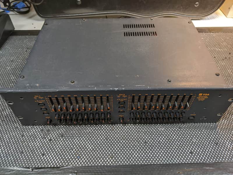 TOA Graphic Equalizer E112 Black | Reverb