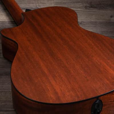 Taylor 322ce 12-Fret Tropical Mahogany w/HardCase | V-Class Bracing | ES2 Electronics | Grand Concert image 6