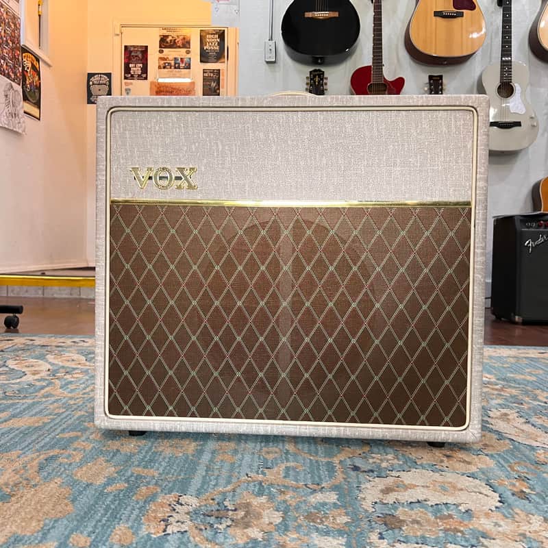 Vox AC15HW1X Hand-Wired 2-Channel 15-Watt 1x12" Blue Alnico Guitar Combo