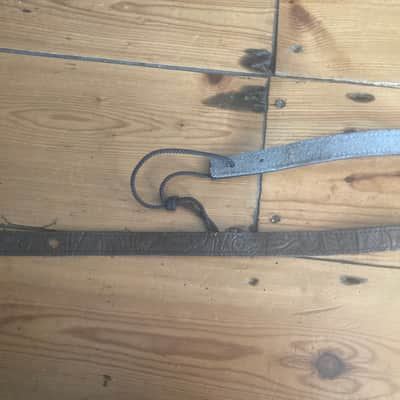 Unbranded Faux Leather 'Tooled style' Guitar Strap image 2