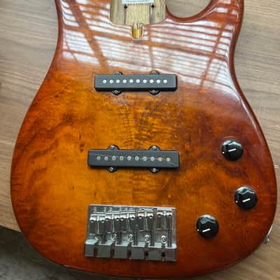 Warmoth Deluxe P 5 string body 2012 - Honey burst image 1