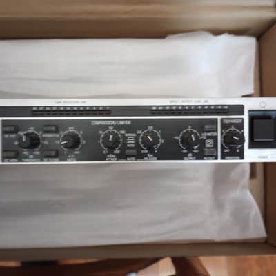 Behringer Autocom Pro MDX1400 Compressor / Limiter 2000s - Black / Silver image 10