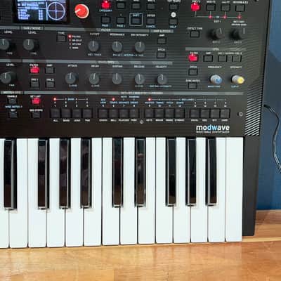 Korg Modwave 37-Key Wavetable Synthesizer - Black image 3