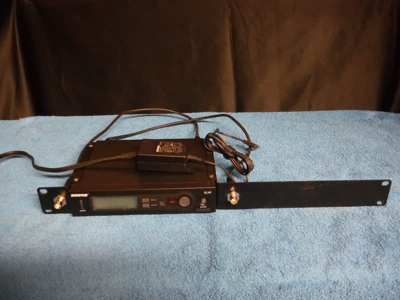 Shure SLX4 Wireless Receiver. J3 Frequency Band. 1U rack mount. image 1