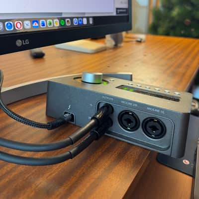 Universal Audio Arrow 2x4 Thunderbolt 3 Interface with Solo DSP Processor 2010s - Gray image 2