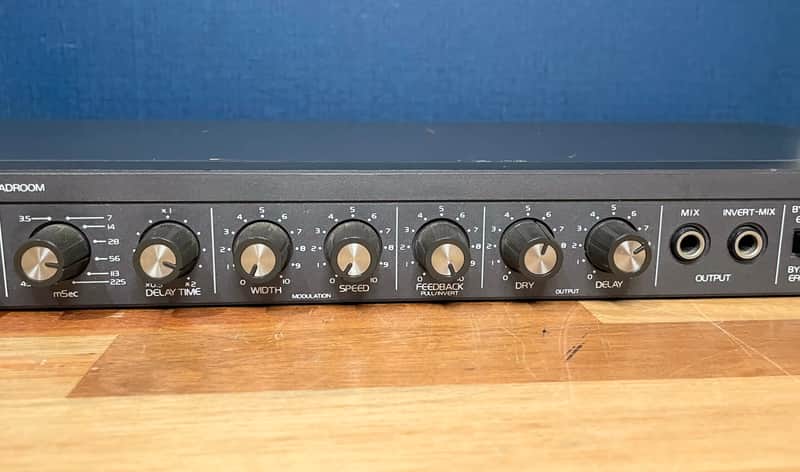 Maxon DM1000 Rack Mount Digital Delay 1980s Gray | Reverb