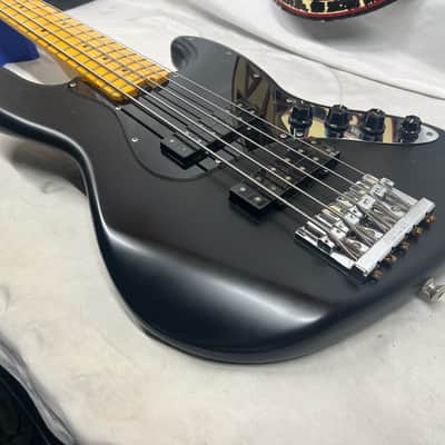Fender Modern Player Jazz Bass V 5-String Electric Bass image 19