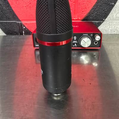 Focusrite Scarlett 2i2 2nd Gen Studio Bundle with Headphones, Mic and Cable 2016 - 2018 - Black/Red image 9