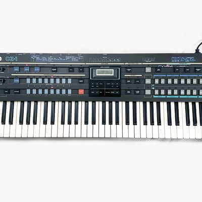 CASIO CZ-1 Vintage 61-Key FM Synthesizer Made in JAPAN- 1984 Works and Sounds Great !...