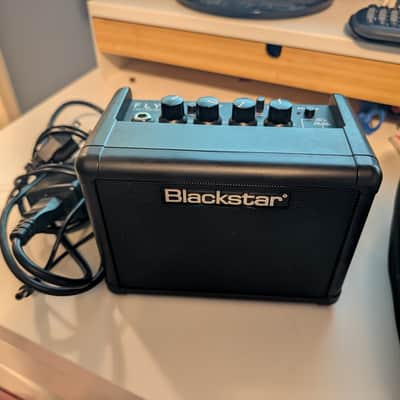 Blackstar Fly 3 3-Watt 1x3" Battery-Powered Mini Guitar Combo 2014 - Present - Black image 2